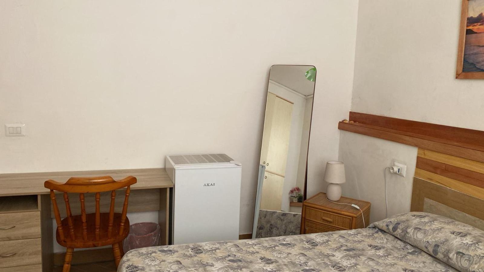 Tripoli Bed and Breakfast Anzio Exteriör bild